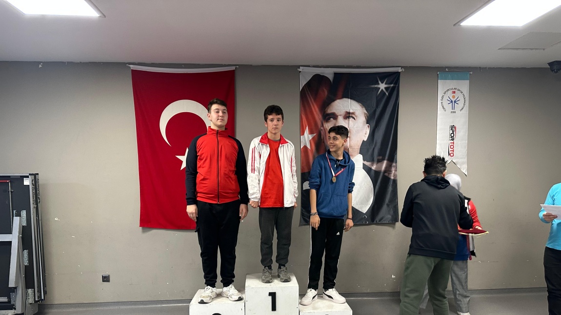 MASA TENİSİ (ÖZEL SPORCULAR) MÜSABAKASINDA ÖĞRENCİMİZ KADİR ALTUNKARA  KONYA İL 2. OLMUŞTUR